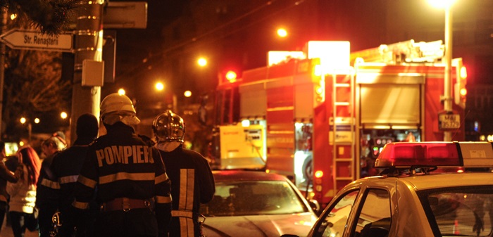 Vin SĂRBĂTORILE CRĂCIUNULUUI. Ce RECOMANDĂRI fac pompierii