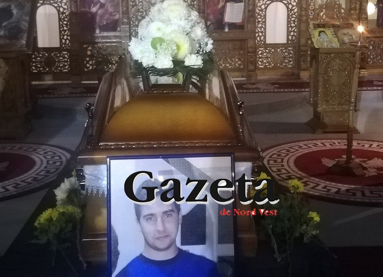 FOTOGALERIE. JALE. Rareș Ionuț, condus cu multă durere pe ultimul drum. Avea doar 21 de ani