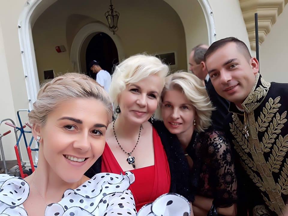 VIDEO/FOTO. Zeci de sătmăreni pe platourile de filmare ale filmului ”The Princess Switch”, un super film de Crăciun