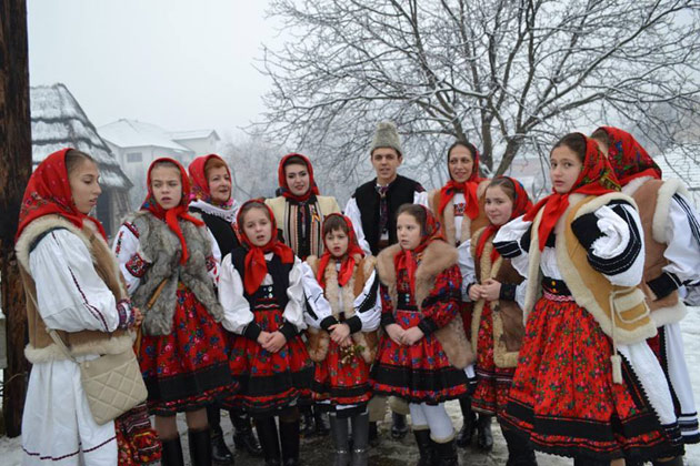 Cum se pregătesc oşenii pentru marea sărbătoare a Crăciunului. Datini şi obiceiuri