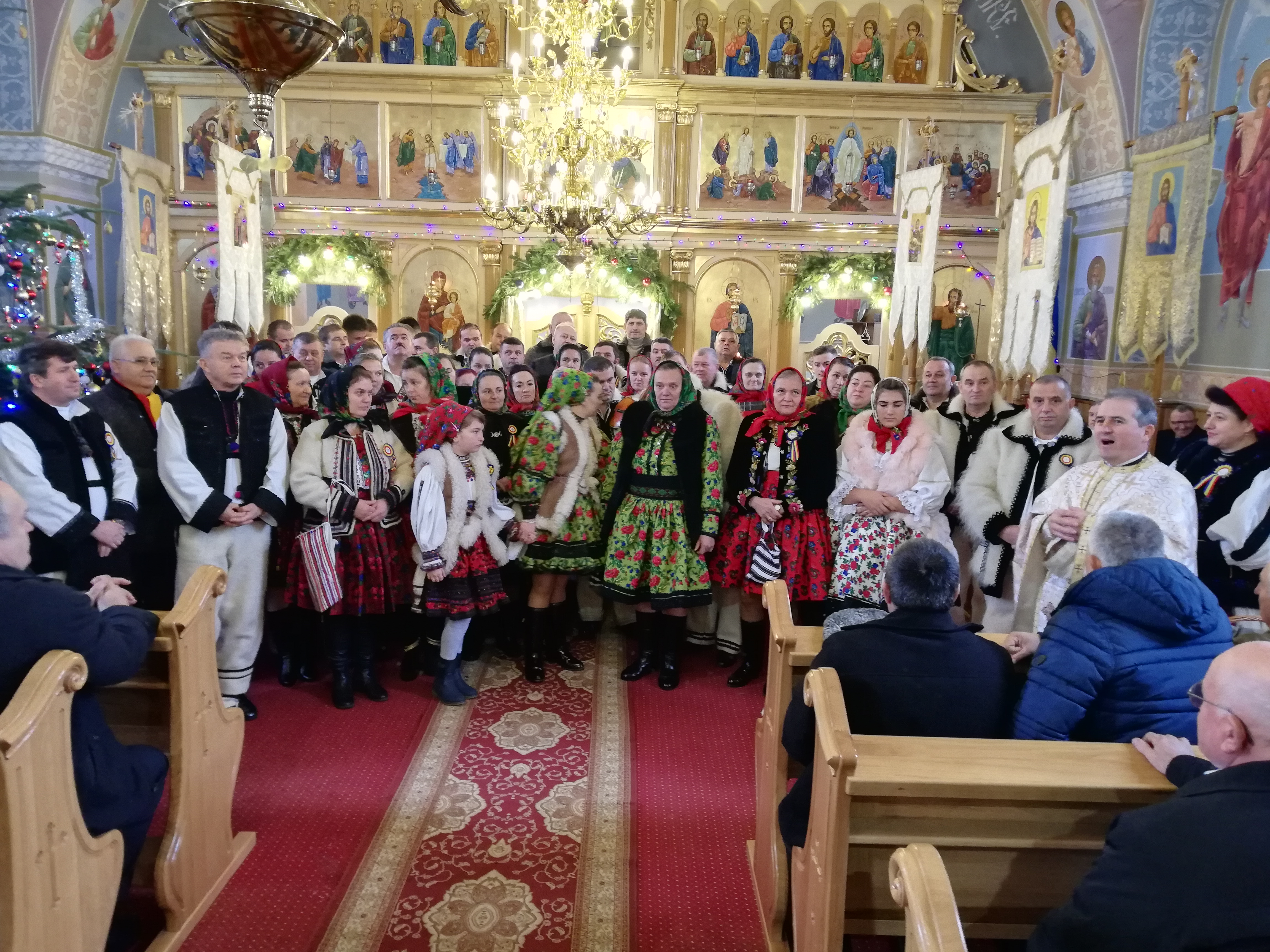 Colindătorii Asociației ȚARA OAȘULUI au colindat în  bisericile ortodoxe din Tarna Mare,  Batarci, dar și persoanele vârstnice de la Centrul rezidențial VIAVALIS din Turț