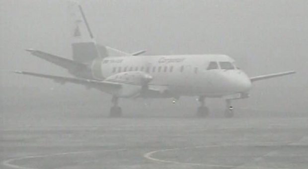 PROBLEME. Cursa TAROM București - Satu Mare, redirecționată din cauza ceții. Unde a aterizat