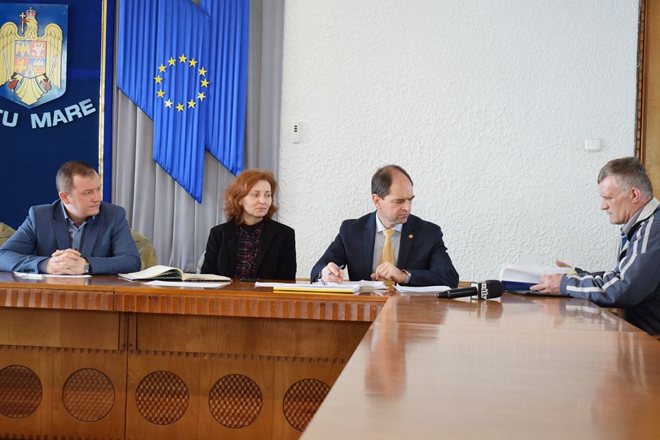 Șase persoane s-au prezentat în audiență la Prefect, jumătate cu probleme de fond funciar