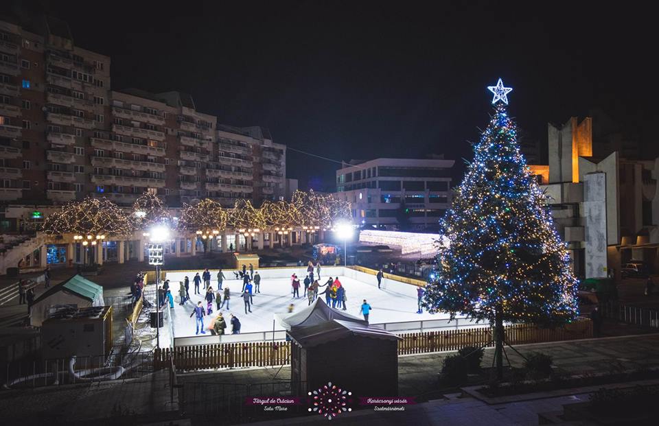 ATENȚIE! Patinoarul amenajat în Piața 25 Octombrie își va deschide vineri porțile!