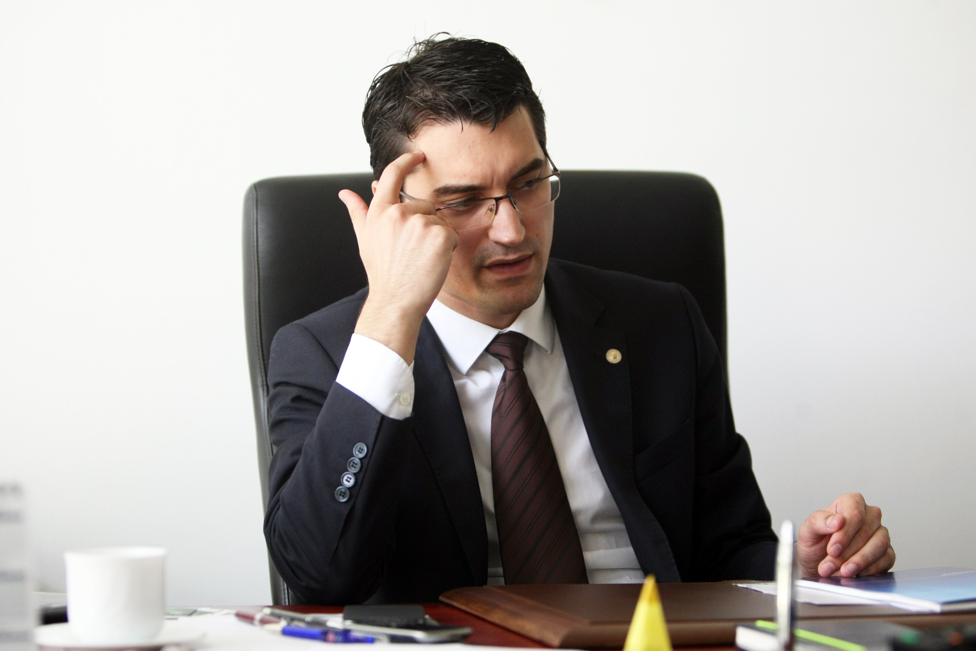 ”Nu am mai avut din anii ‘70-’80 aşa ceva! Avem şantiere la Botoşani, Iaşi, Călăraşi”