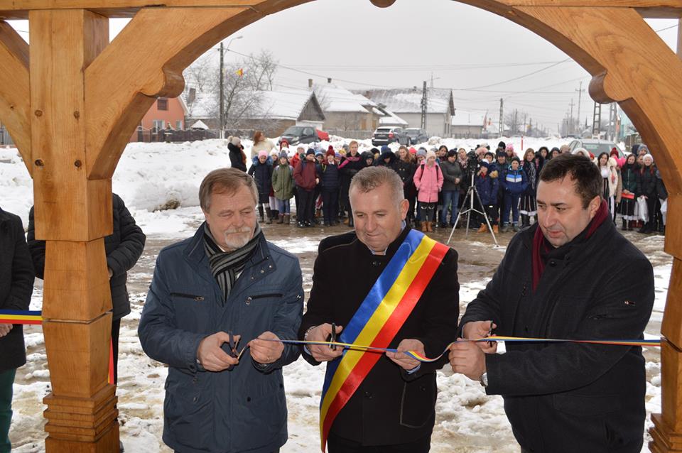 Biserica ridicată în memoria lui Vasile Lucaciu, inaugurată la Apa