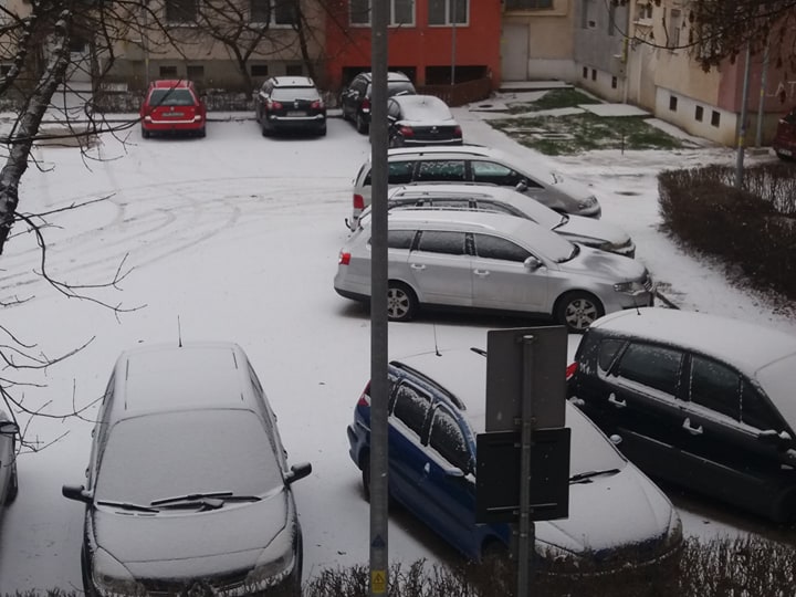 VIDEO. Ninge AZI la Satu Mare. Cât ține ninsoare. Ce temperaturi vom avea