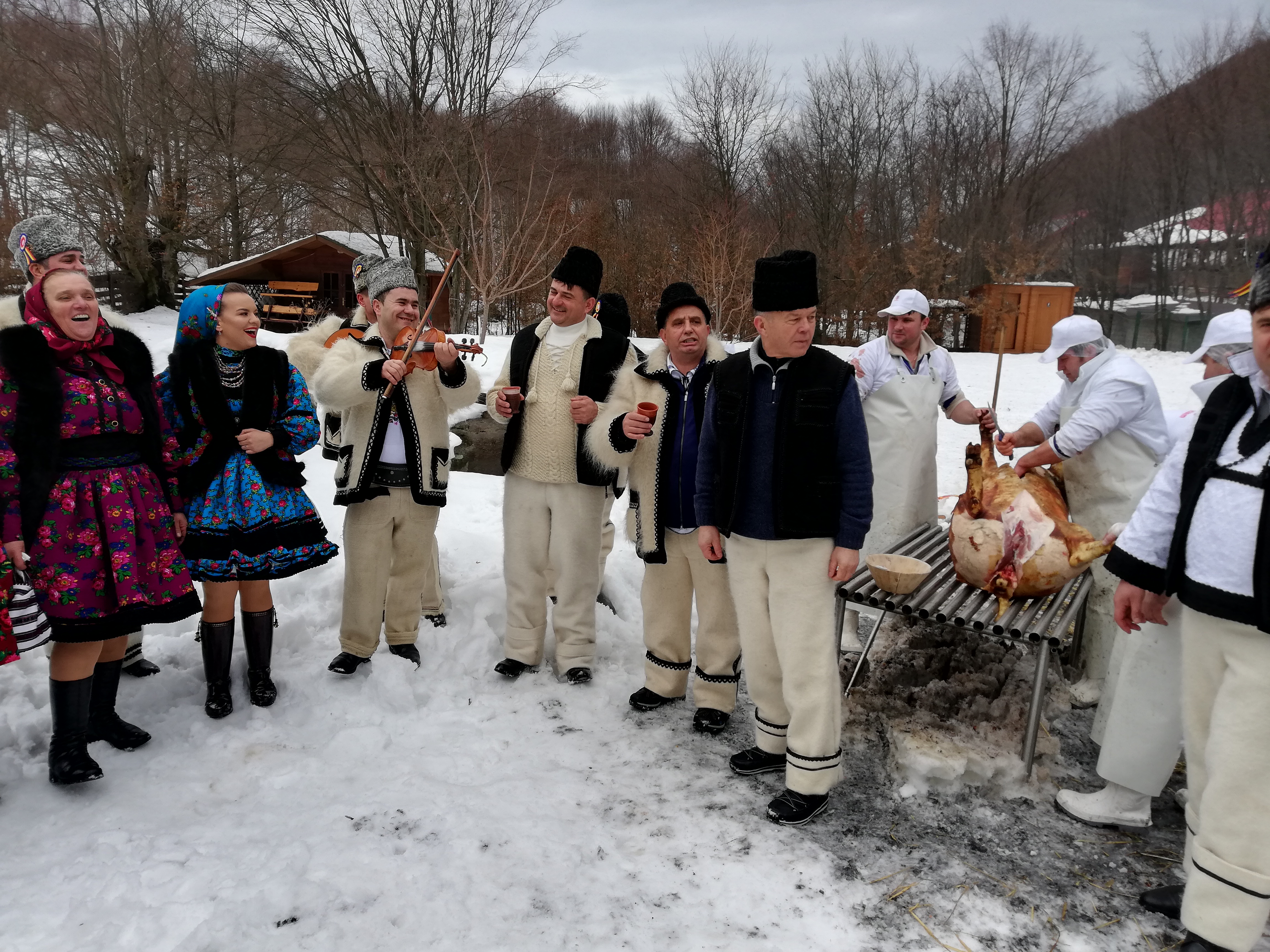 ASOCIAȚIA SOCIO-CULTURALĂ ȚARA OAȘULUI ȘI REÎNVIEREA TRADIȚIILOR STRĂMOȘEȘTI DE IARNĂ
