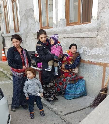 Cerșetorii din Sălaj s-au întors la Satu Mare. Poliția Locală i-a trimis din nou acasă