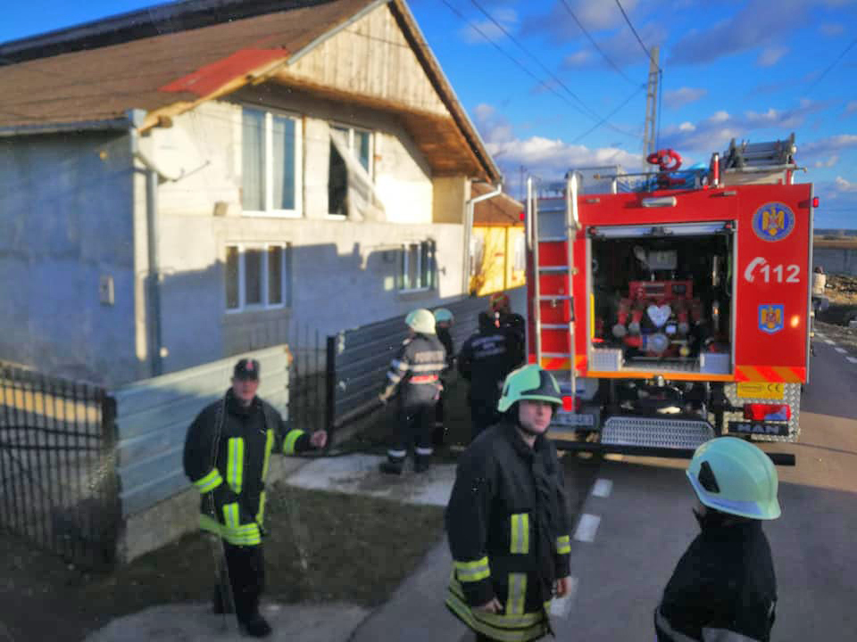 Două incendii în numai câteva ore