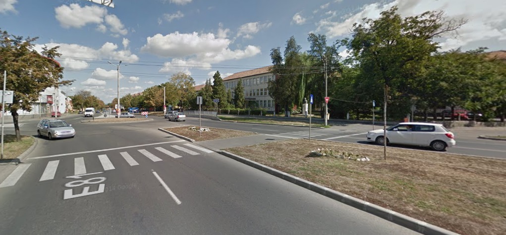 Semafor în faţa Liceului Economic