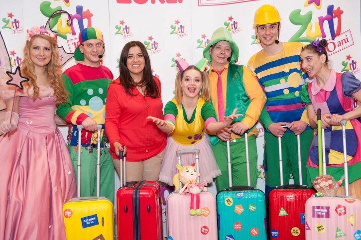 VIDEO IMPRESIONANT. Concert caritabil GAȘCA ZURLI la Satu Mare. Mirela Retegan se implică pentru a-i ajuta pe cei ȘAPTE COPII din Tătărești rămași fără casă