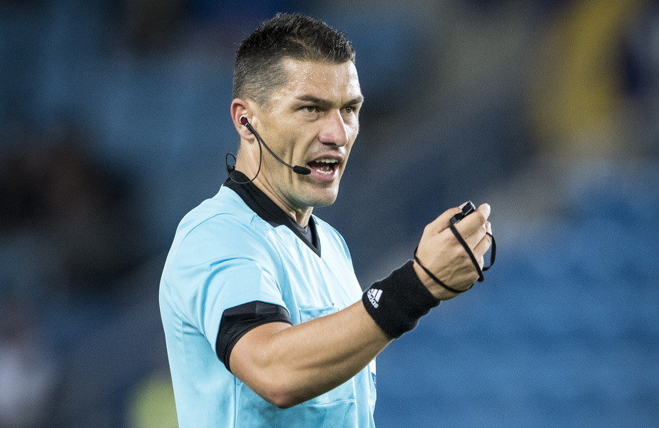 Istvan Kovacs arbitrează sâmbătă la Carei. Program: