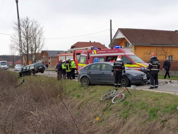 ACCIDENT. Minoră de 5 ani, RĂNITĂ. La un pas de TRAGEDIE