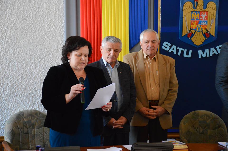 ȘEDINȚĂ Consilieri județeni noi la Satu Mare. Au depus jurământul