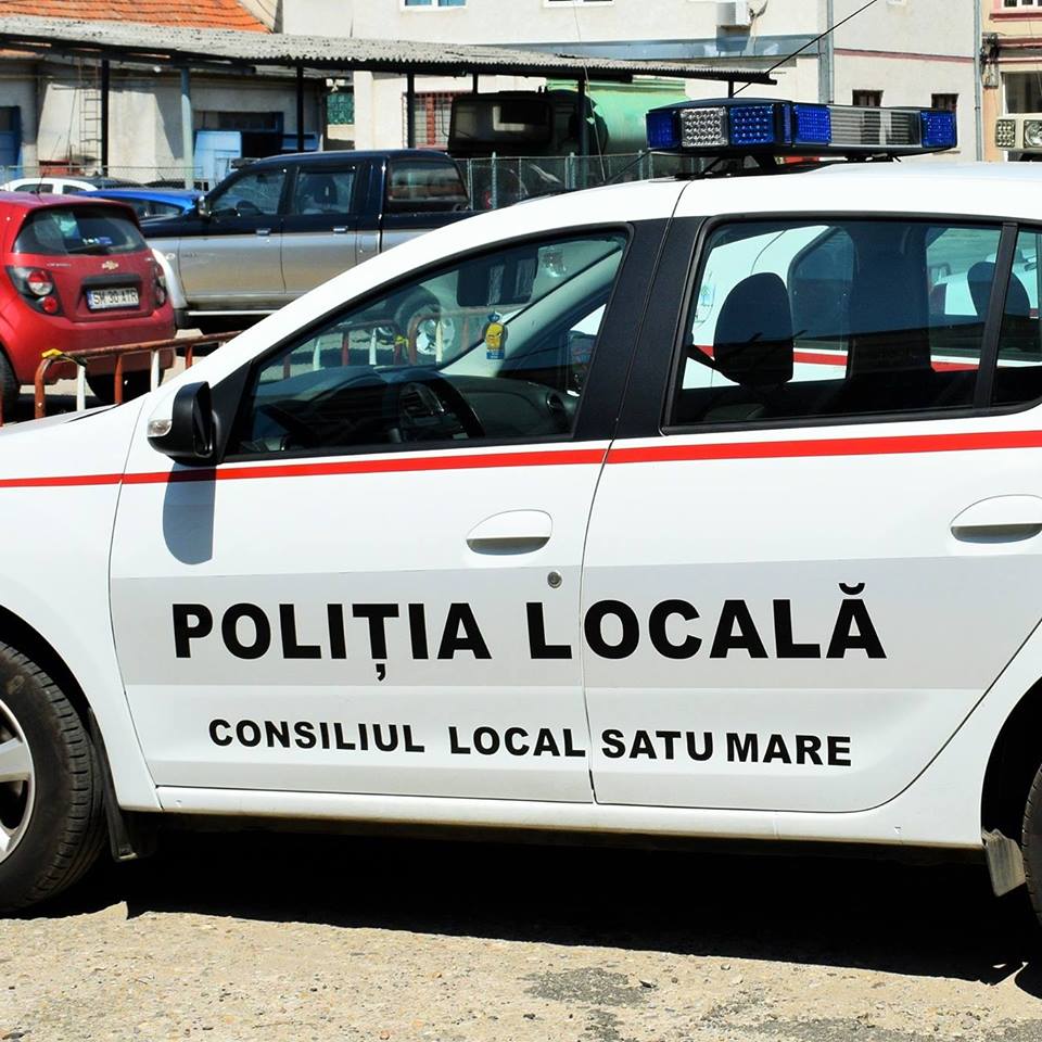 OPERATIVITATE. Geantă plină cu bani, restituită proprietarei de doi polițiști locali
