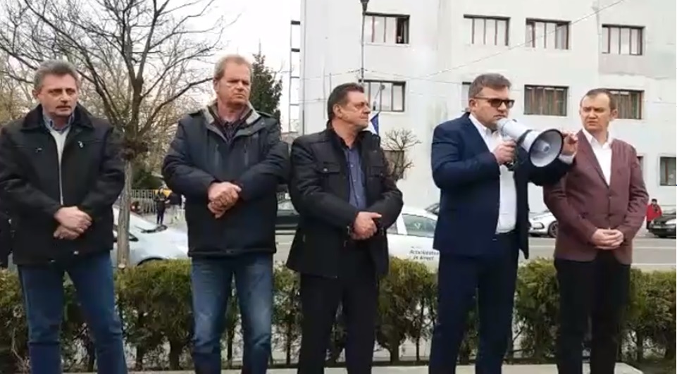 Ministrul Muncii i-a pus la masa negocierilor pe sindicaliștii și conducerea de la Electrolux