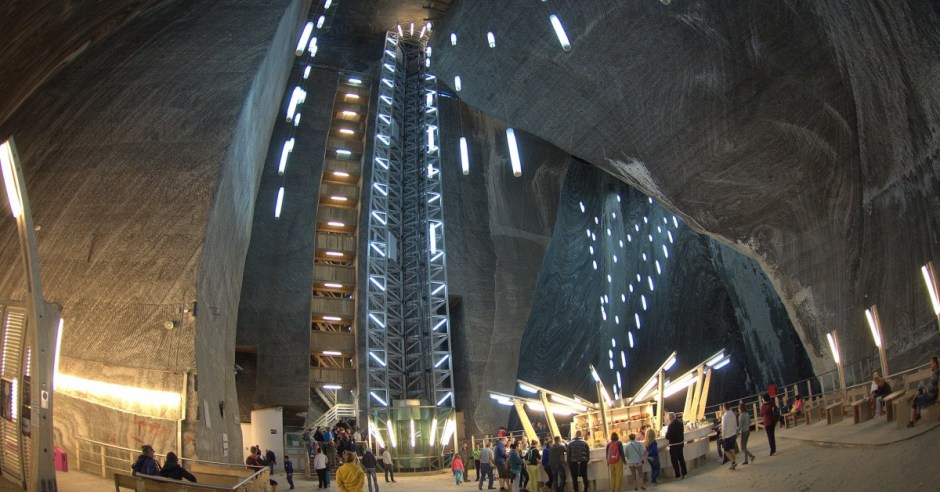 Salina Turda, unul dintre cele mai spectaculoase obiective turistice subterane din lume