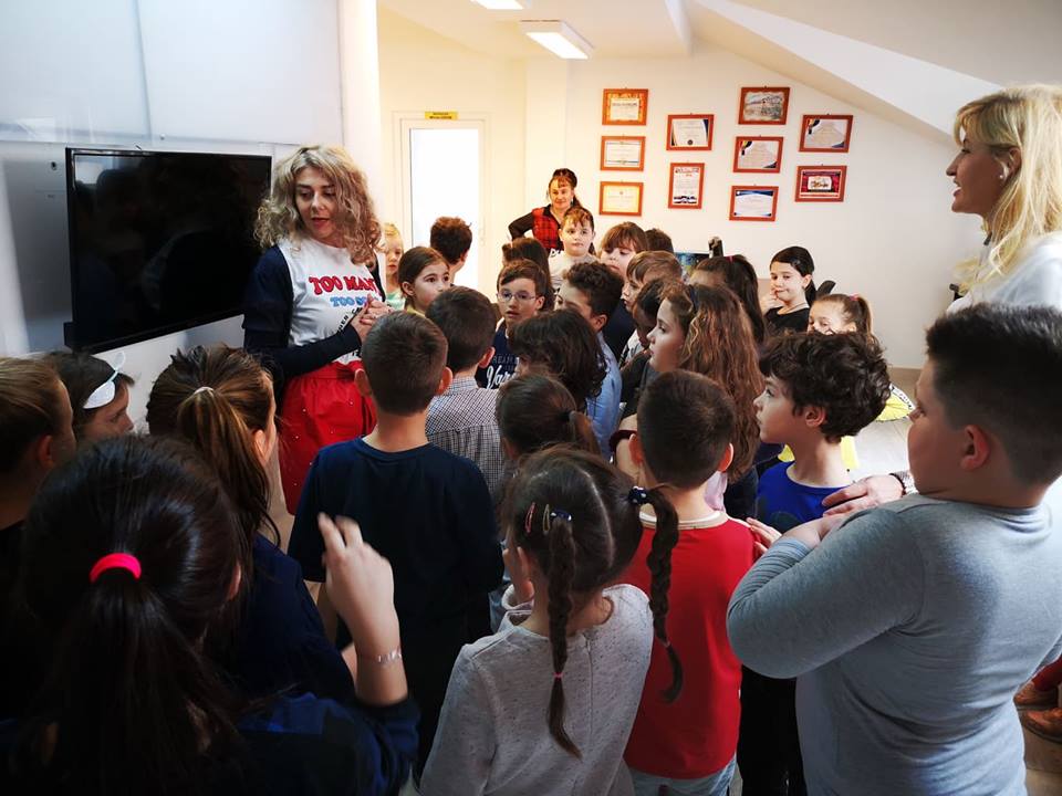 Școala altfel, la televiziune