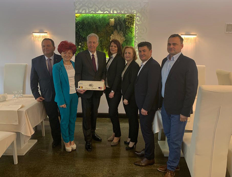 FOTO. Ambasadorul SUA, Hans Klemm, în vizită la Satu Mare. Excelența sa s-a întâlnit cu reprezentanți ai mediului de afaceri din județ