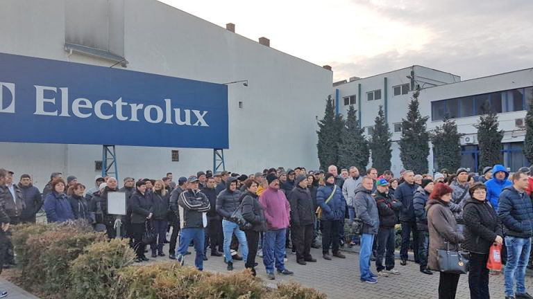 A început a opta săptămână de grevă la Electrolux