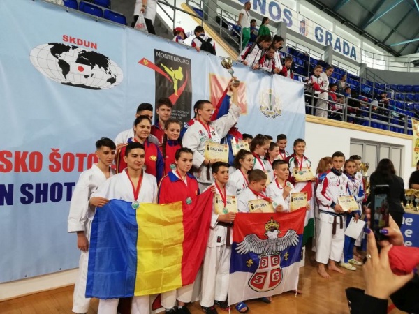 Arte marțiale  /  Karateka de la Sakura Carei, la Europenele SKDUN