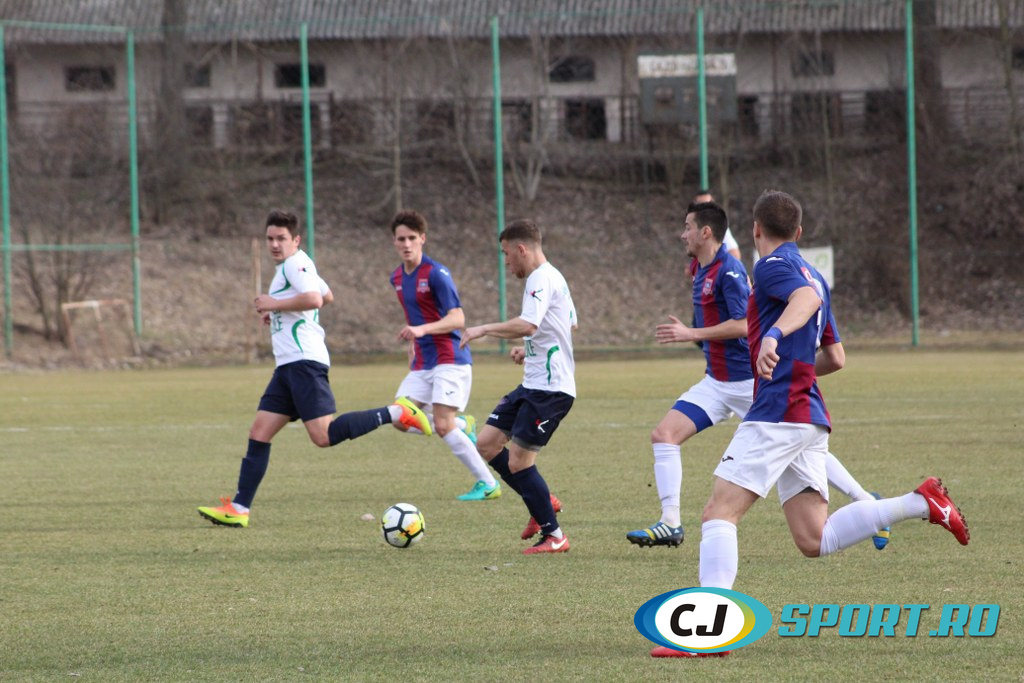 Meci greu cu satelitul campioanei