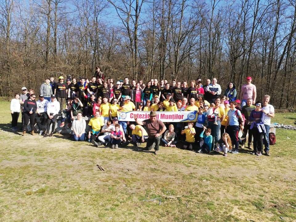 Peste 1.400 de puieți, plantați la Foieni de Cercetașii României și Cutezătorii Munților