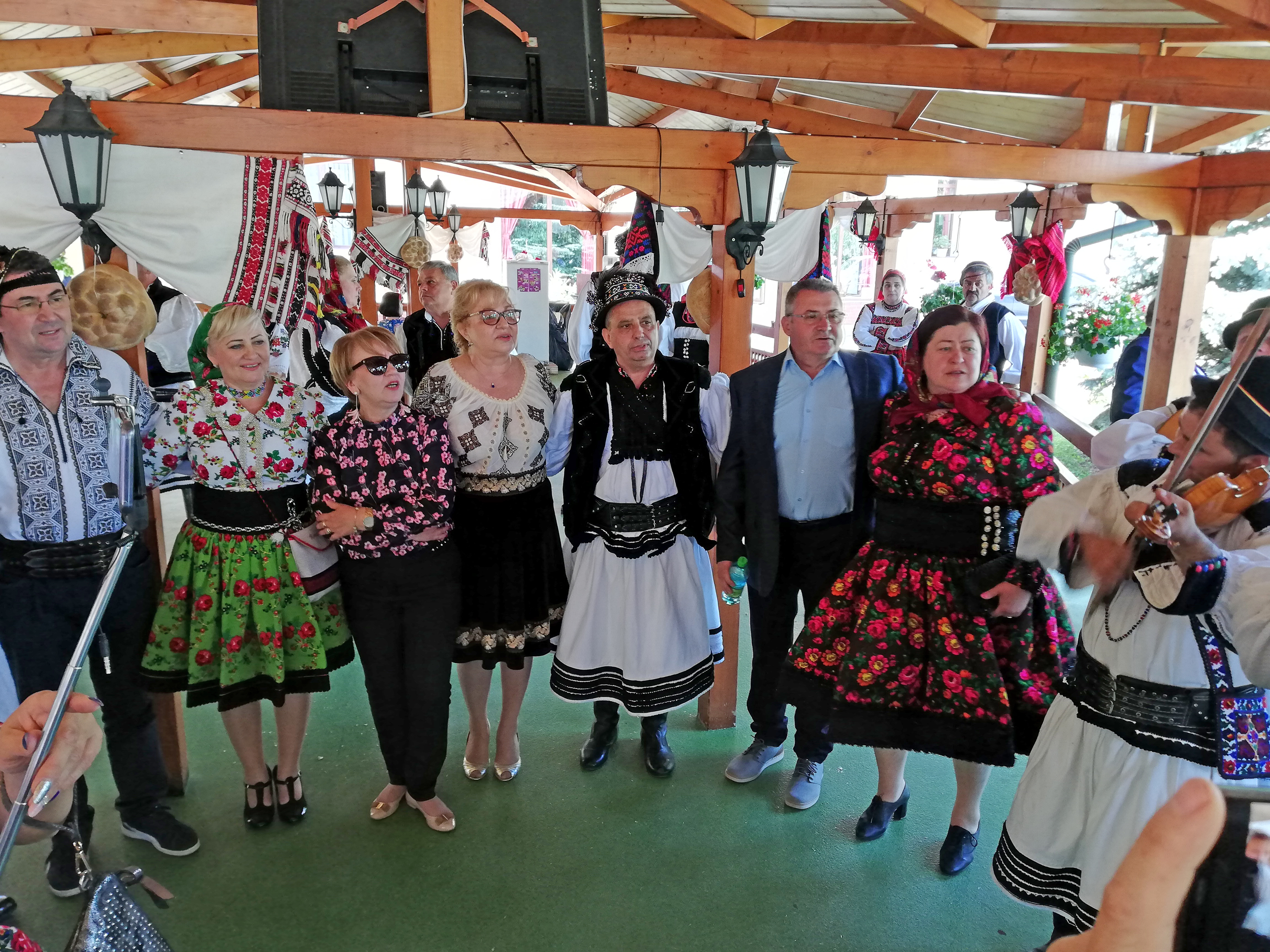 DANȚUL DE LA CONACUL  DIN BOTIZ