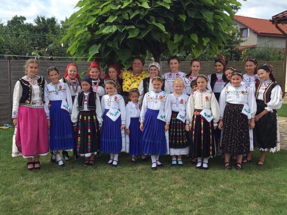 Istoria costumului popular codrenesc