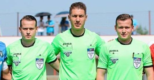 Se joacă în weekend. Ne arbitrează: