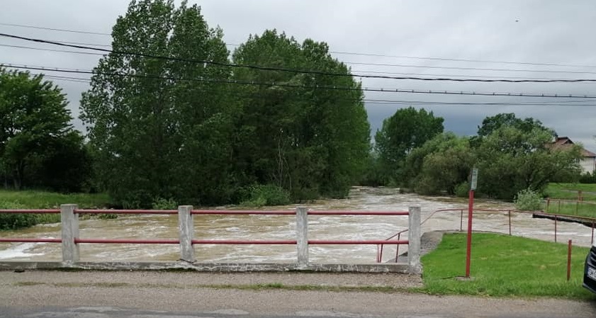 LINIȘTITOR Nu este pericol de inundații în județ. Debitul pe cursurile de apă se află într-o continuă scădere