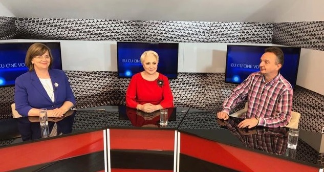 FOTO. Premierul Viorica Dăncilă se adresează sătmărenilor. Din studioul Nord Vest TV
