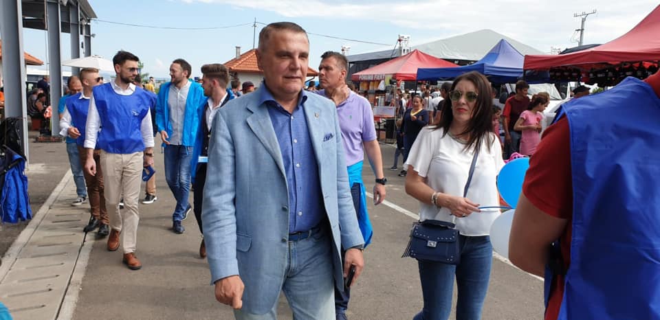 Candidatul ALDE, Ovidiu Silaghi, la Festivalul Căpșunilor de la Halmeu