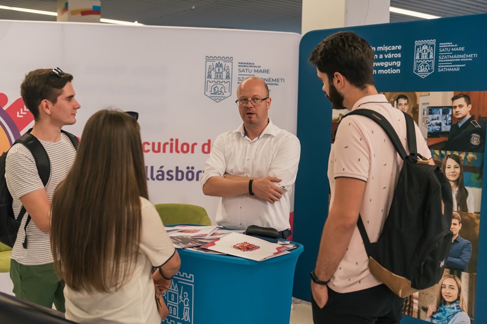 “Satu Mare te așteaptă acasă”: Bursa de joburi a fost atractivă pentru tineri