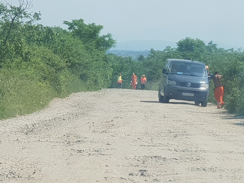 FOTO. Drum IMPORTANT din județ, MODERNIZAT. Lucrările AU ÎNCEPUT azi