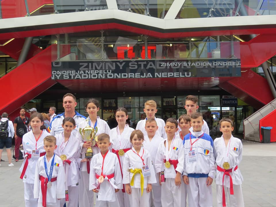 Medalii la Mondialele de la Bratislava pentru karateka de la Zanshin!