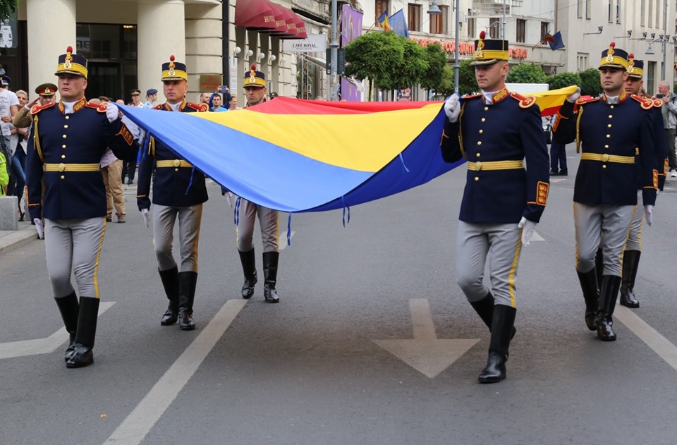 Gabriel Leș: Pentru militari, drapelul are o semnificaţie cu totul aparte
