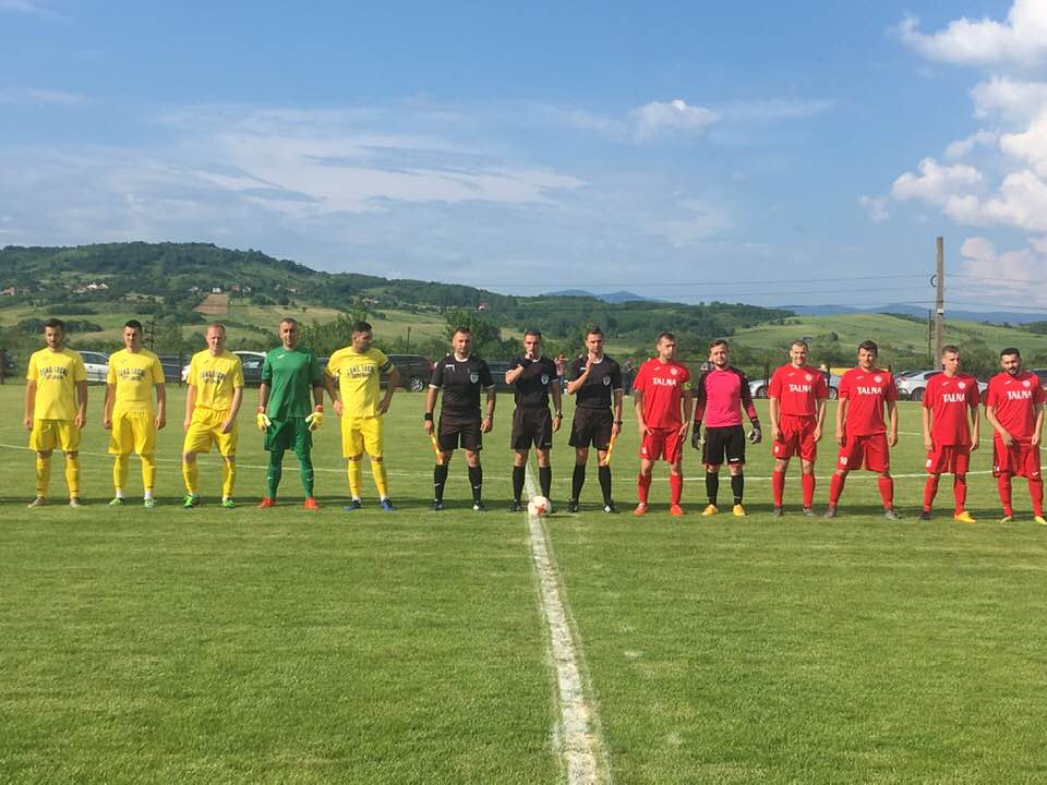 Cu trofeul ligii a 4-a pe masă!