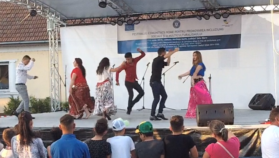 Petrecere ca în povești la Medieșu Aurit