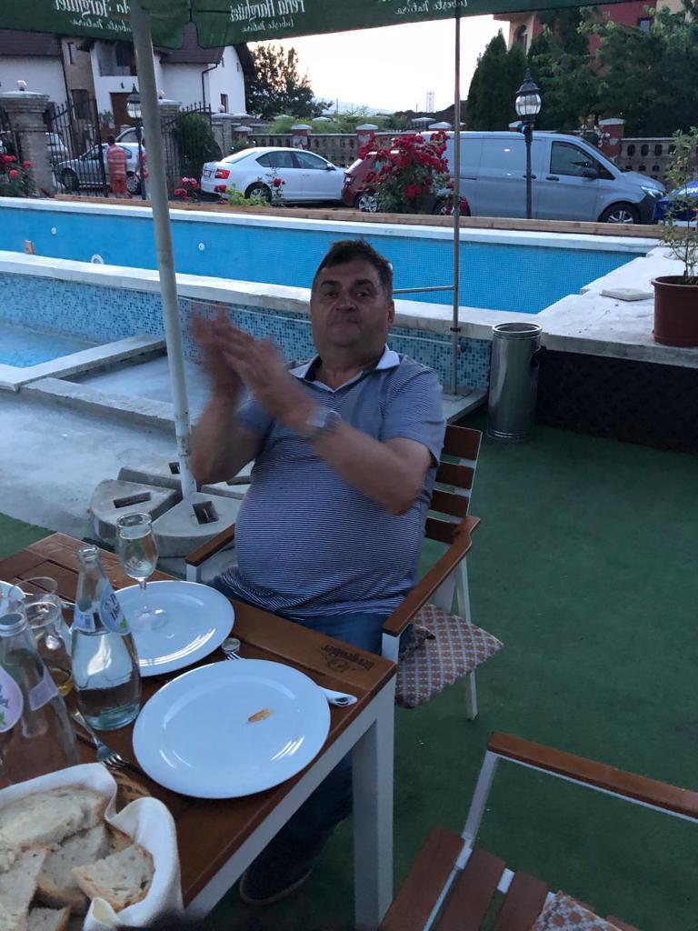 Reuniune a prietenilor din Satu Mare cu omul de afaceri Pop Vasile din Alba Iulia cu ocazia zilei sale de naștere