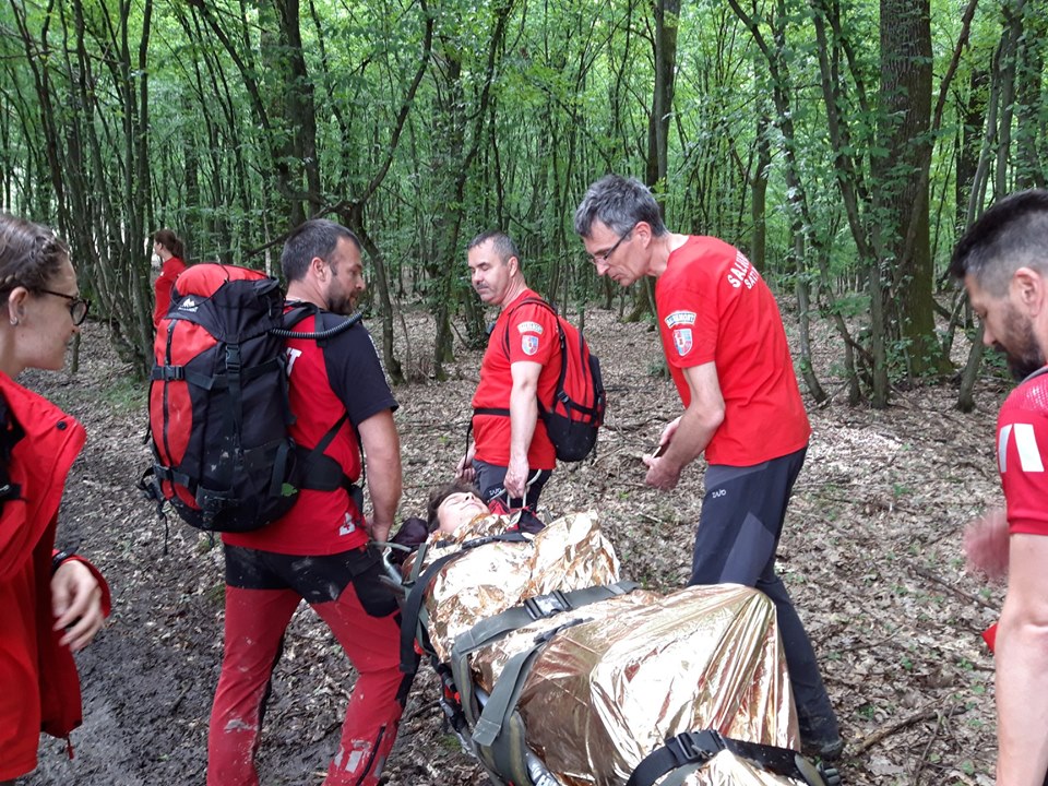 Un ciclist, salvat de salvamontiștii sătmăreni la competiția Tour de Tur, ediția a XIV-a