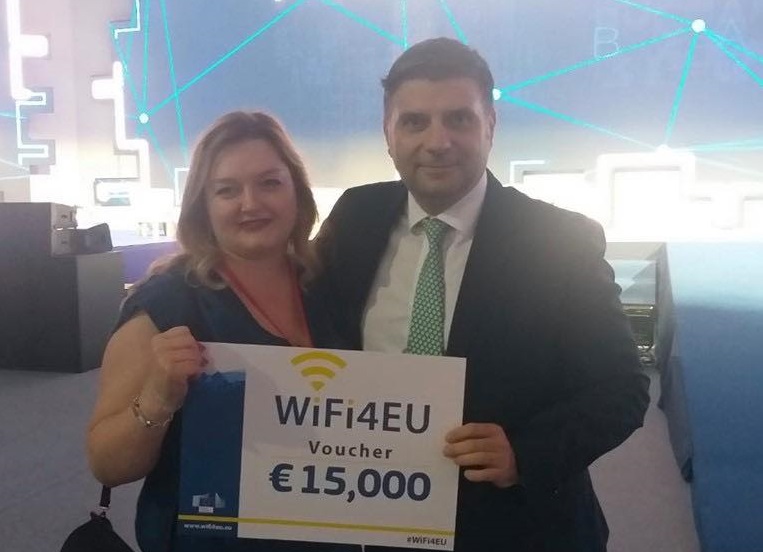 FACILITATE. Internet GRATUIT pentru OȘENI. Voucher în valoare de 15.000 de euro