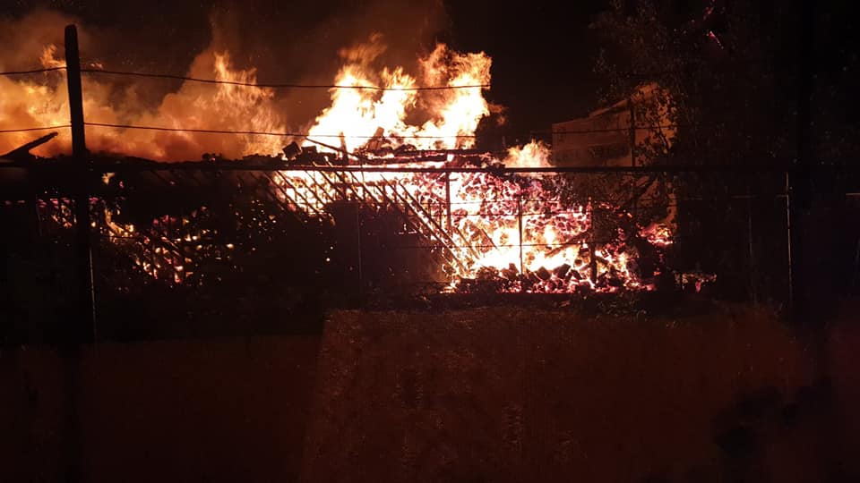 FOTOGALERIE. ALERTĂ. Incendiu violent în Țara Oașului. Pompierii au intervenit mai bine de 4 ore și jumătate