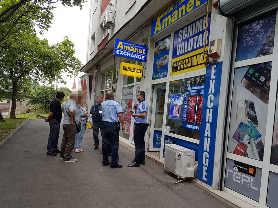 ACȚIUNE. JAF la o casă de amanet. Doi MASCAȚI. Hoții, PRINȘI la scurt timp