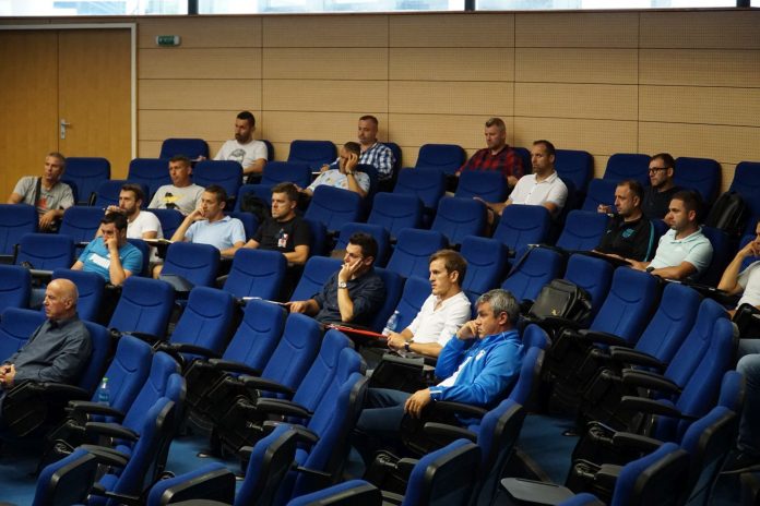 Adrian Dulcea a  început cursurile pentru Licența UEFA A