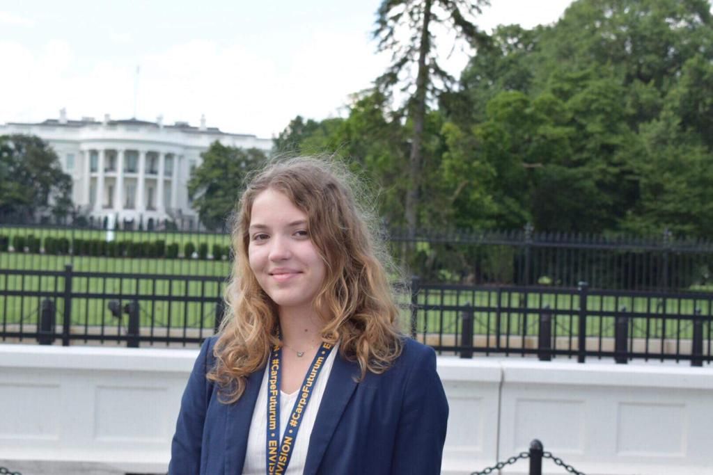 Eleva sătmăreancă Ioana Roman a participat  la Conferința Liderilor Tineretului Mondial