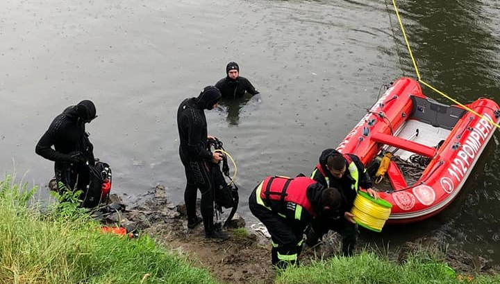 FOTOGALERIE. SCAFANDRII la Satu Mare. Caută un COPIL de 12 ani ÎNECAT în Someș