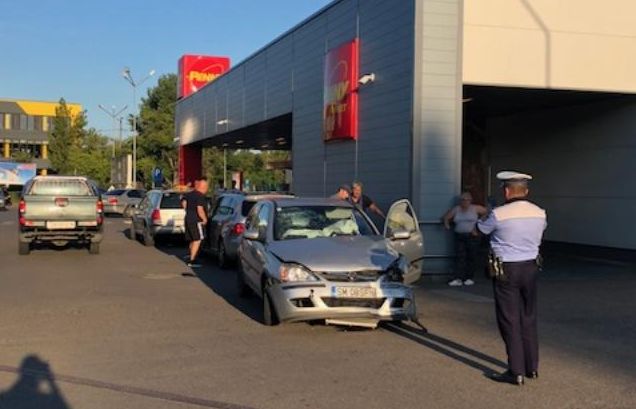 FOTOGALERIE. ACCIDENT produs de un șofer...FĂRĂ PERMIS. Acum are DOSAR PENAL