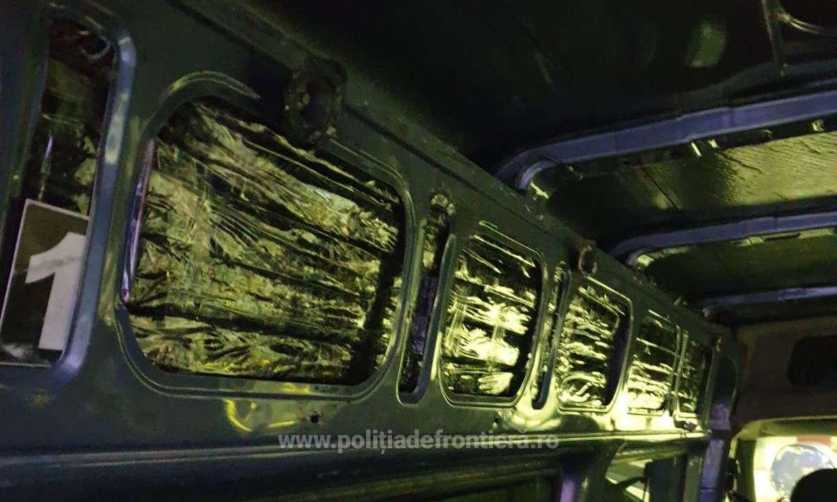 Contrabandiștii forțează Vama Petea